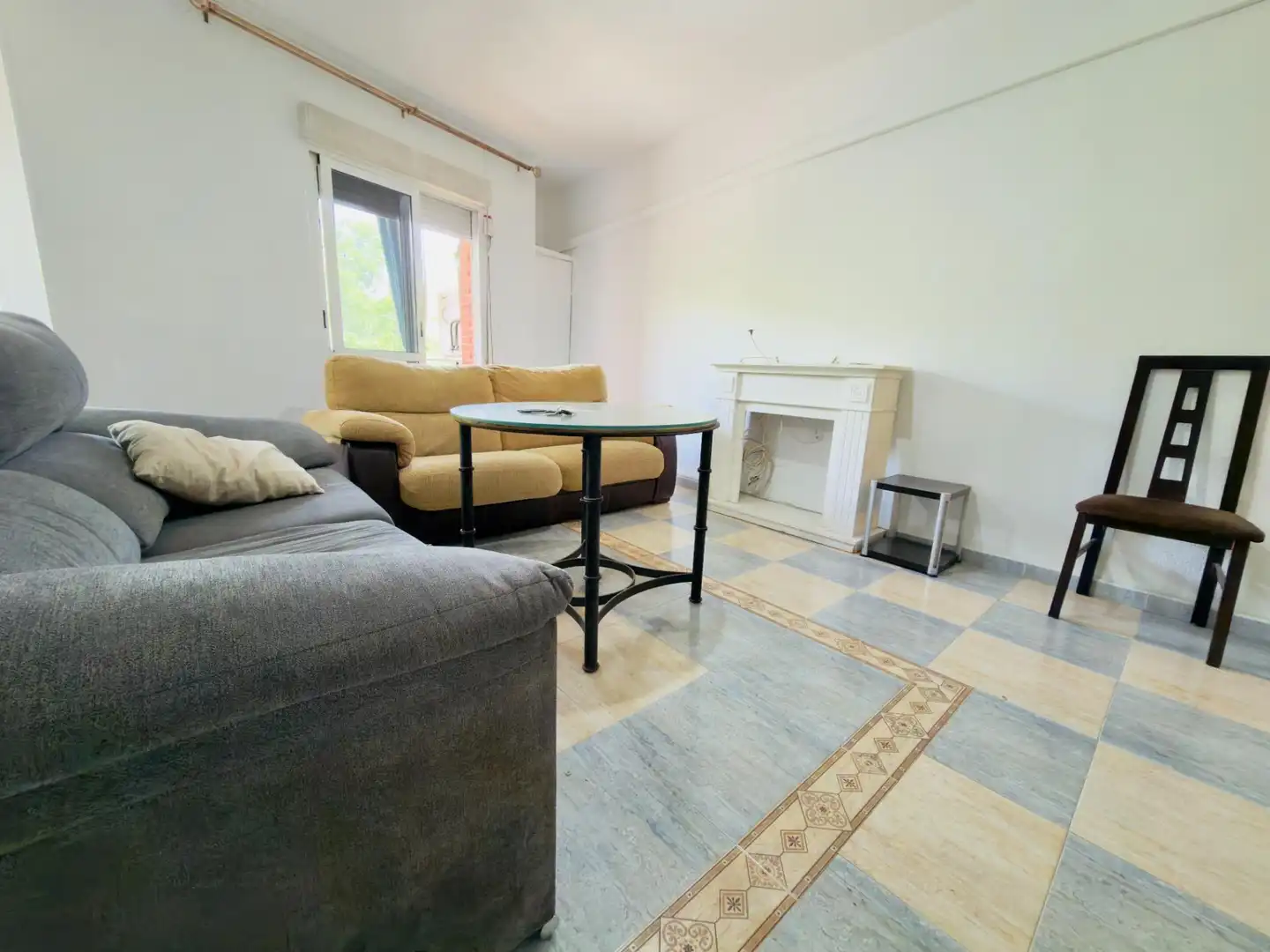 Sala de estar de Piso en venta en Córdoba con Terraza, Trastero y Amueblado