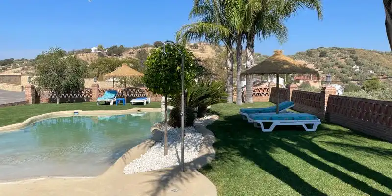 Piscina de Casa o xalet en venda en Loja amb Aire condicionat, Jardí privat i Terrassa