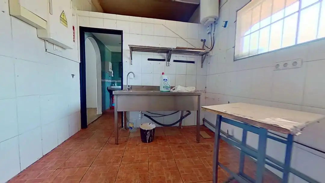Cuina de Local de lloguer en Benidorm amb Aire condicionat
