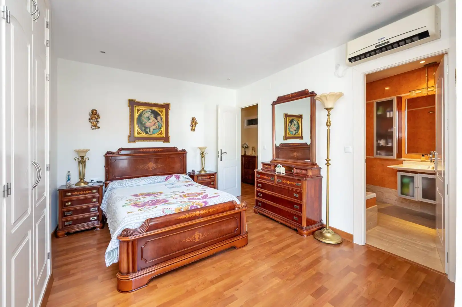 Bedroom of Detached homes for sale in Loja  with Air Conditioner, Heating and Parquet flooring