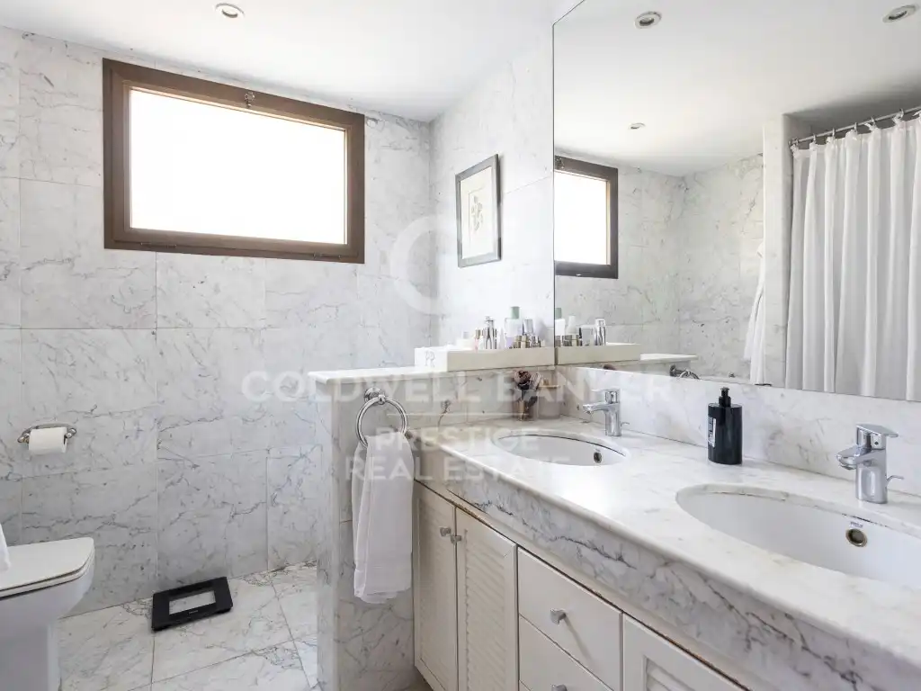 Baño de Piso en venta en Barcelona con Jardín privado, Terraza y Piscina comunitaria