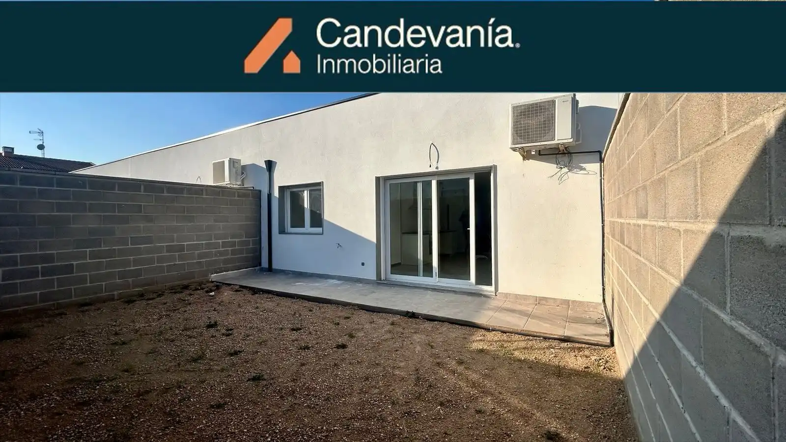 Adossat amb jardí en venda a Calle las Balsas