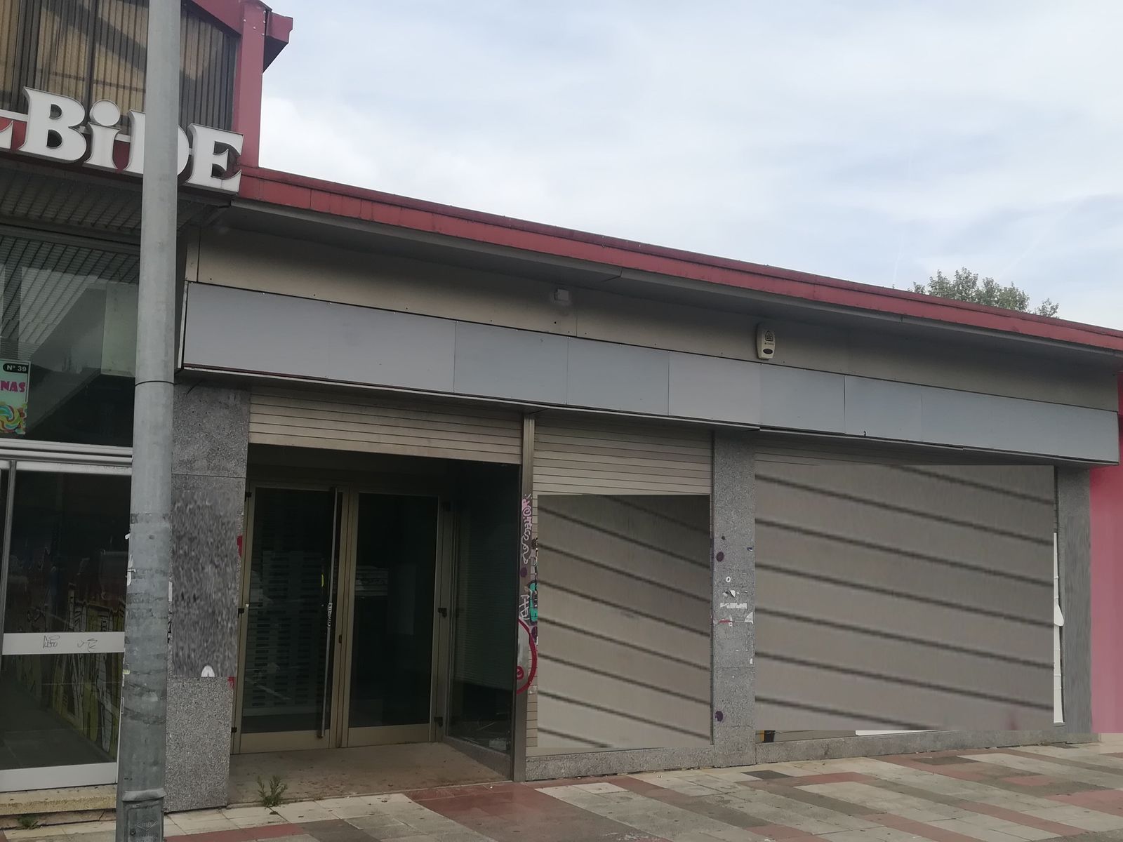 Exterior view of Premises for sale in Vitoria - Gasteiz  with Air Conditioner and Heating