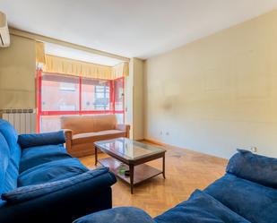 Living room of Flat for sale in  Madrid Capital  with Terrace and Balcony