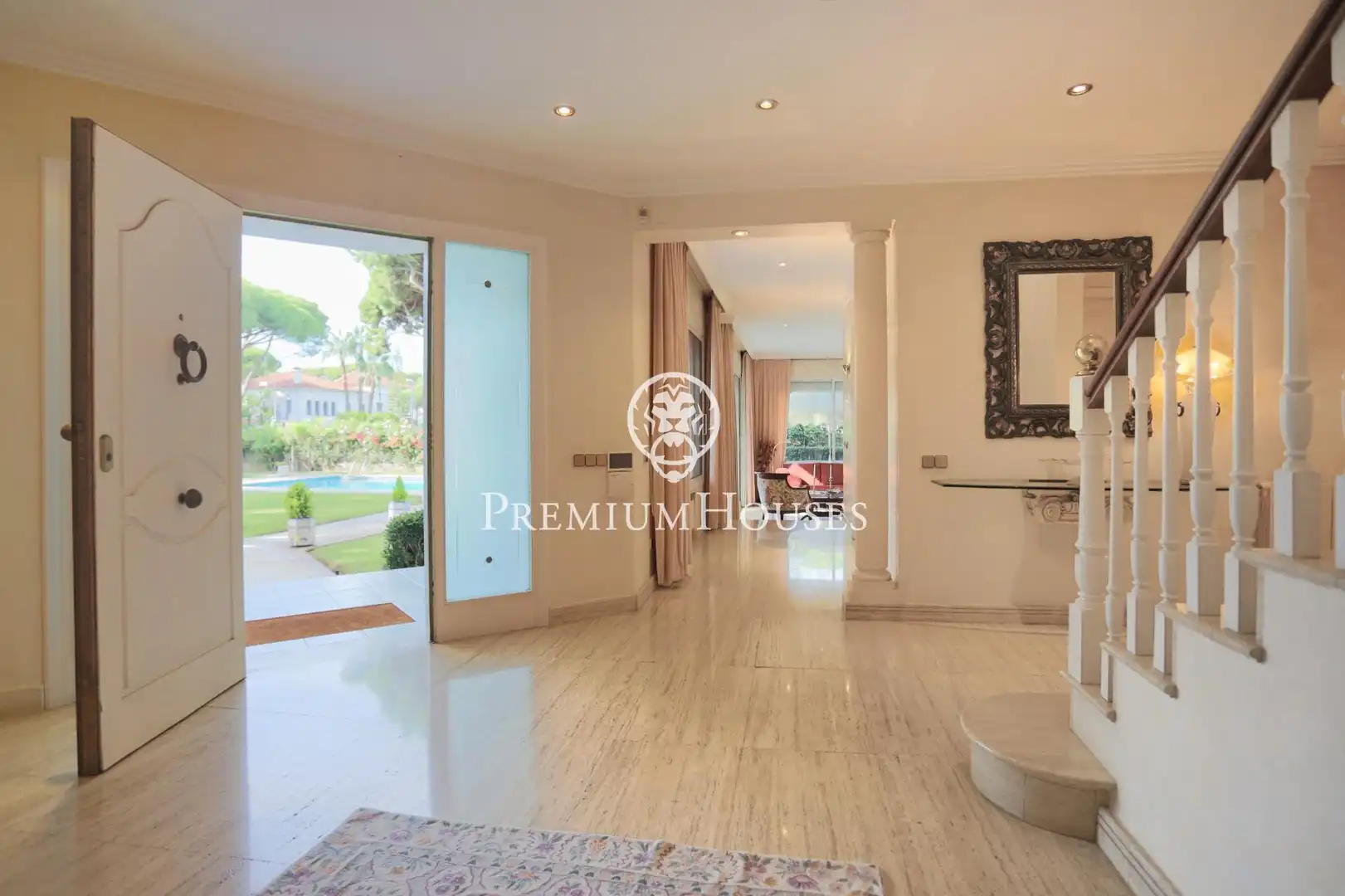 House with pool for sale in La Pineda, imagen 8