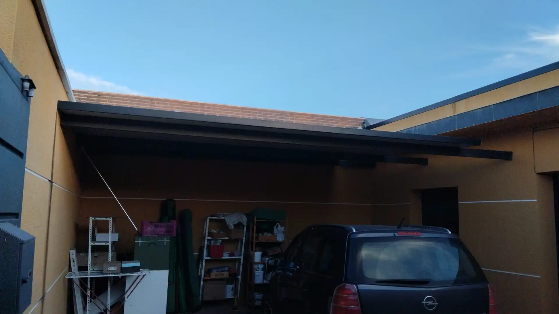Aparcament de Casa o xalet en venda en Carrión de Calatrava amb Jardí privat, Terrassa i Piscina