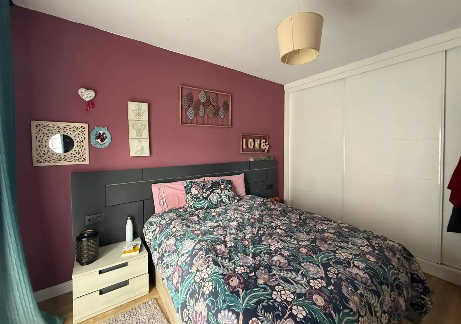 Schlafzimmer von Einfamilien-Reihenhaus zum Verkauf in Mérida mit Klimaanlage, Heizung und Terrasse