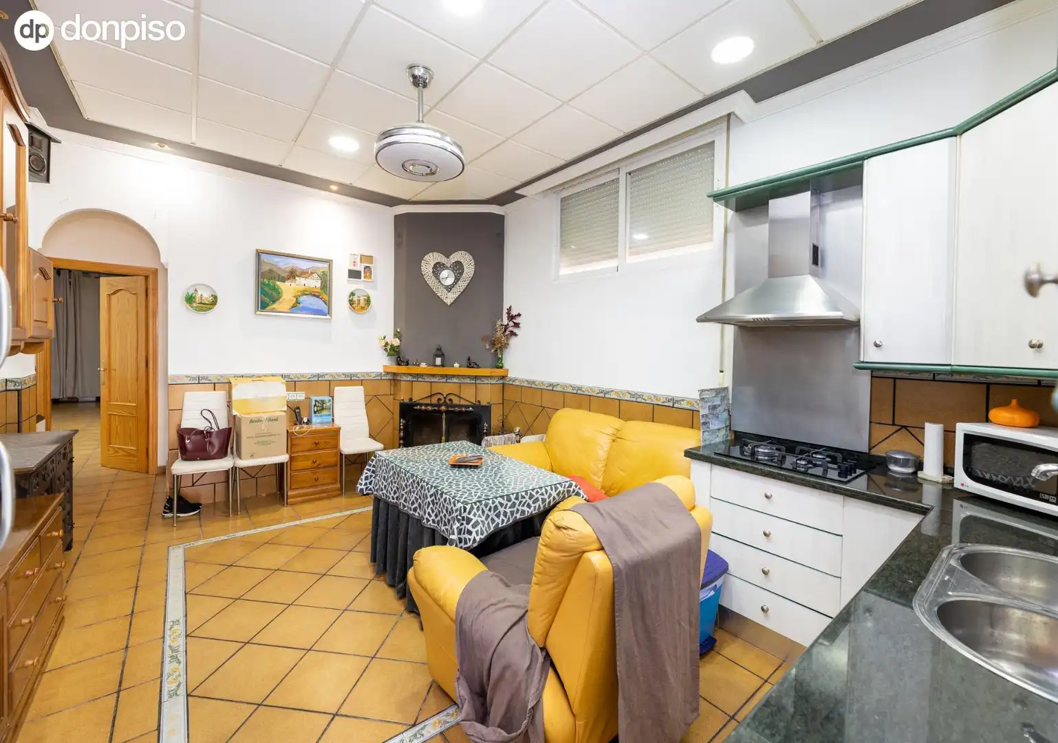 Houses for sale in Calle MULHACEN, 20, Barrio de la Vega