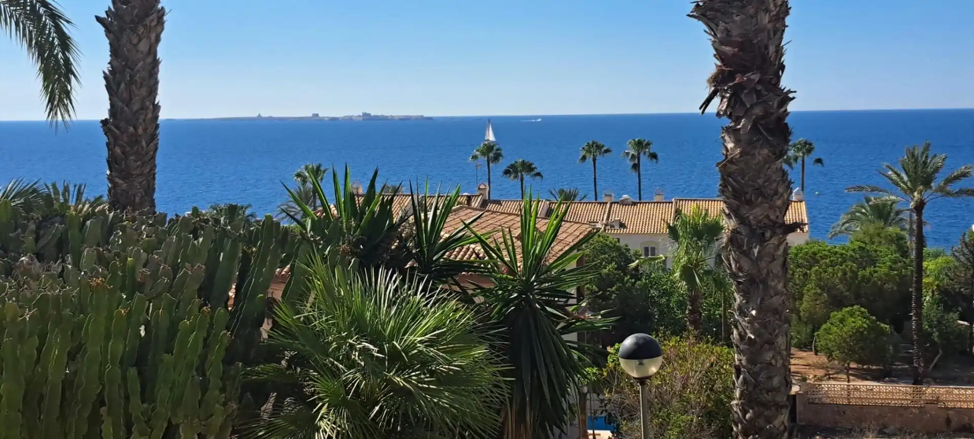Vista exterior de Loft de lloguer en Santa Pola amb Aire condicionat, Jardí privat i Terrassa