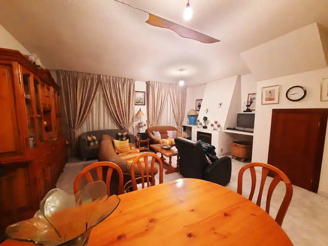 Casa adosada en venta en Hormigos
