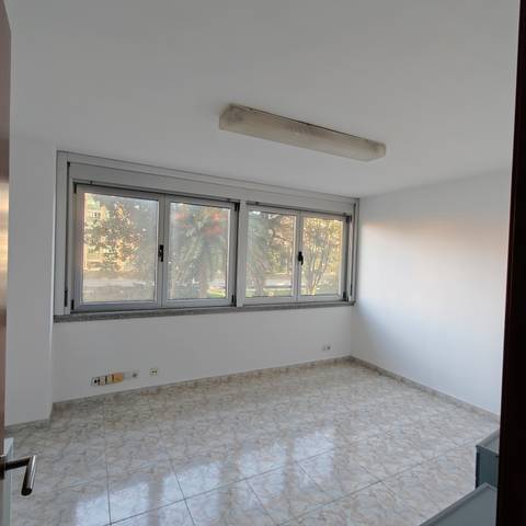 Oficina en Alquiler en Rúa Álvaro Cunqueiro, 6 en Someso - Matogrande