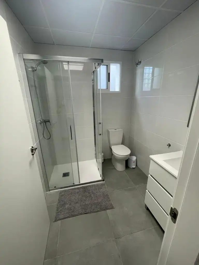 Badezimmer von Wohnung zur untervermieten in Murcia mit Klimaanlage, Heizung und Möbliert