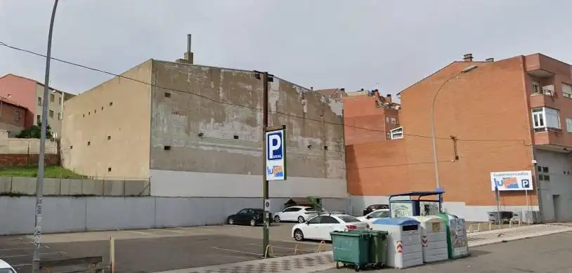 Vista exterior de Nau industrial de lloguer en Villaquilambre amb Calefacció