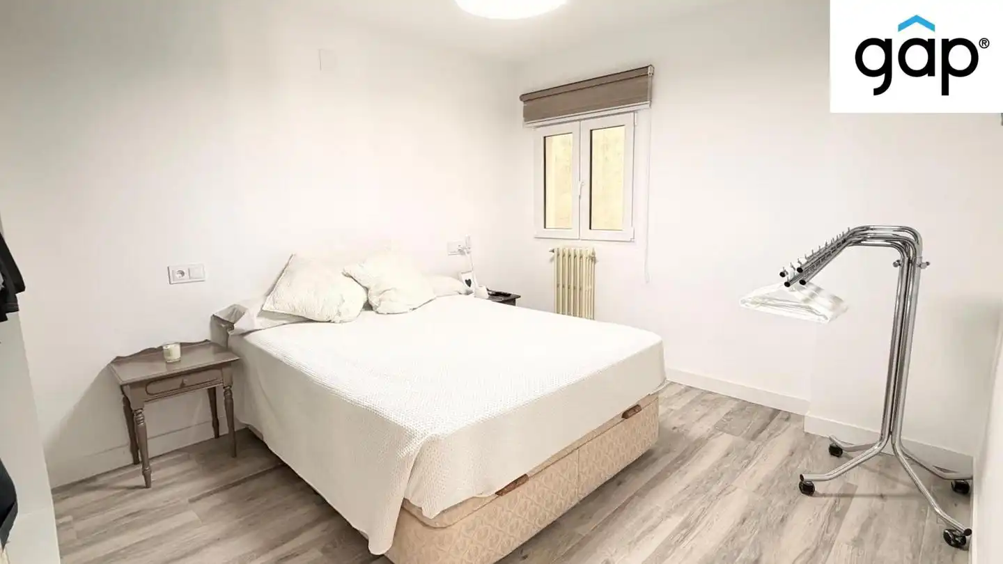 Bedroom of Flat for sale in Cuenca  with Heating, Terrace and Furnished
