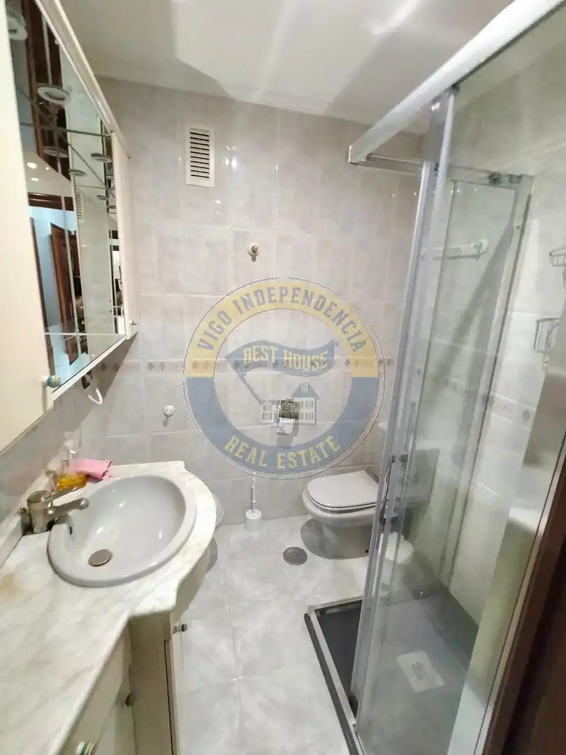 Piso de alquiler en Calle TORRECEDEIRA, Berbés - Peritos