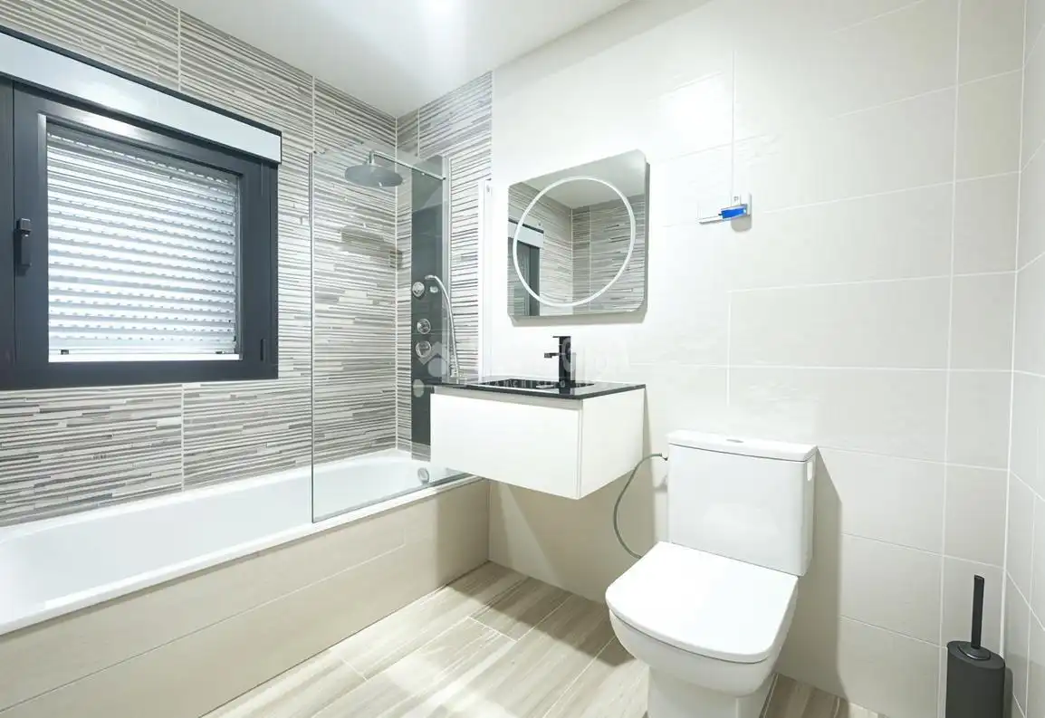 Bathroom of Detached homes for sale in Móstoles  with Heating, Private garden and Community pool