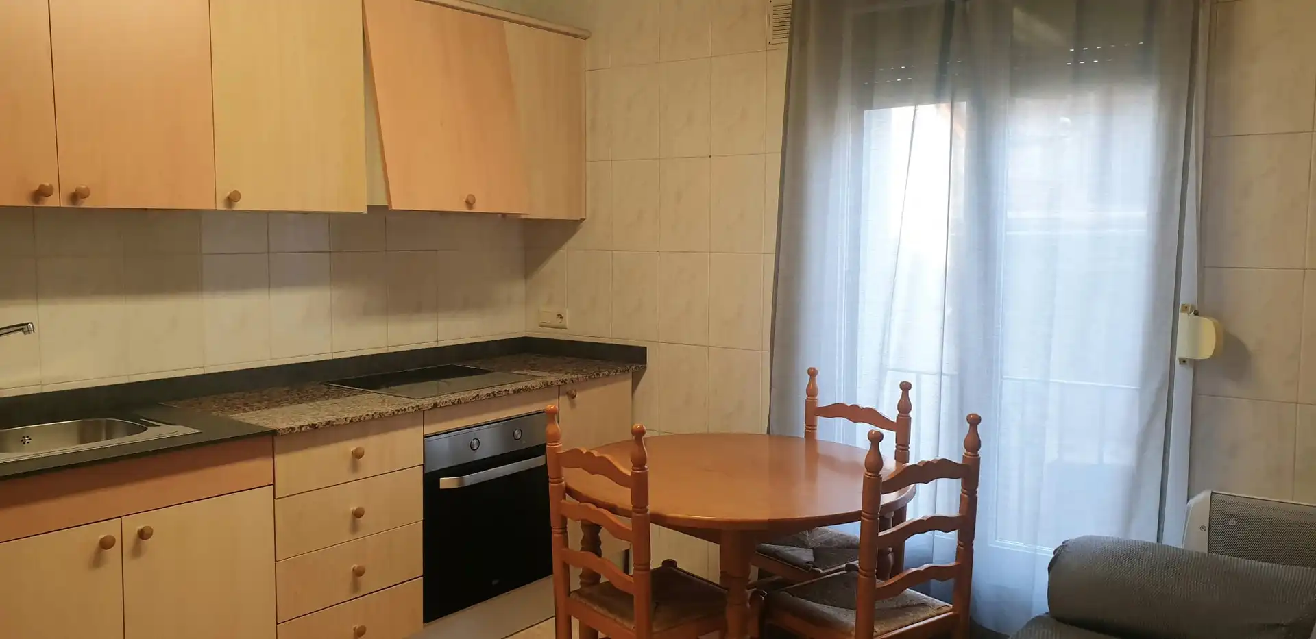 Küche von Wohnung zum Verkauf in La Seu d'Urgell mit Heizung und Ofen