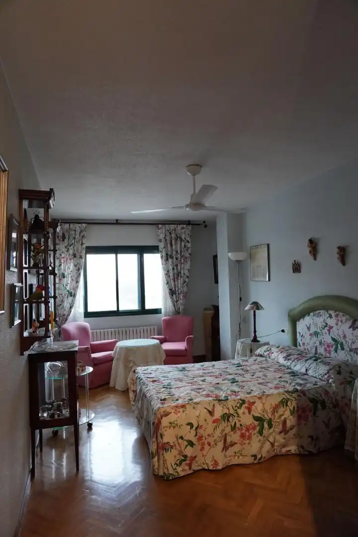 Bedroom of Flat for sale in Valladolid  with Heating, Parquet flooring and Storage room