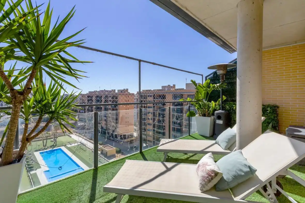 Àtic amb piscina en venda a Avenida Maestro jose Garberí