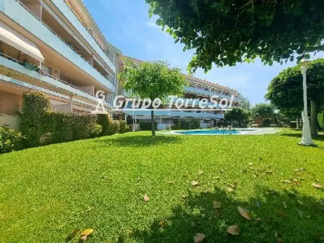 Vista exterior de Piso en venta en La Pobla de Montornès   con Aire acondicionado, Calefacción y Terraza