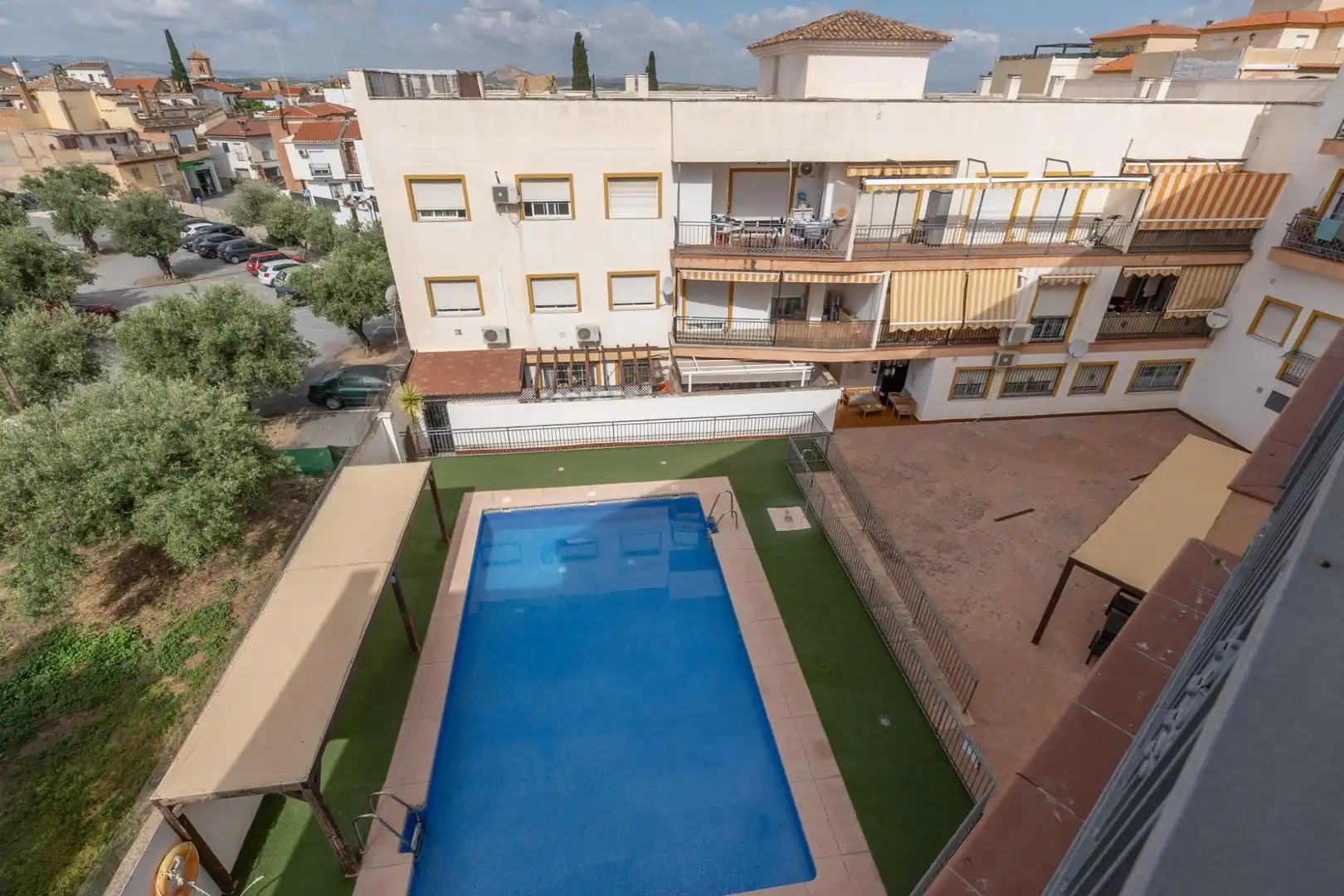 Piscina de Piso en venta en Gójar con Terraza, Trastero y Balcón