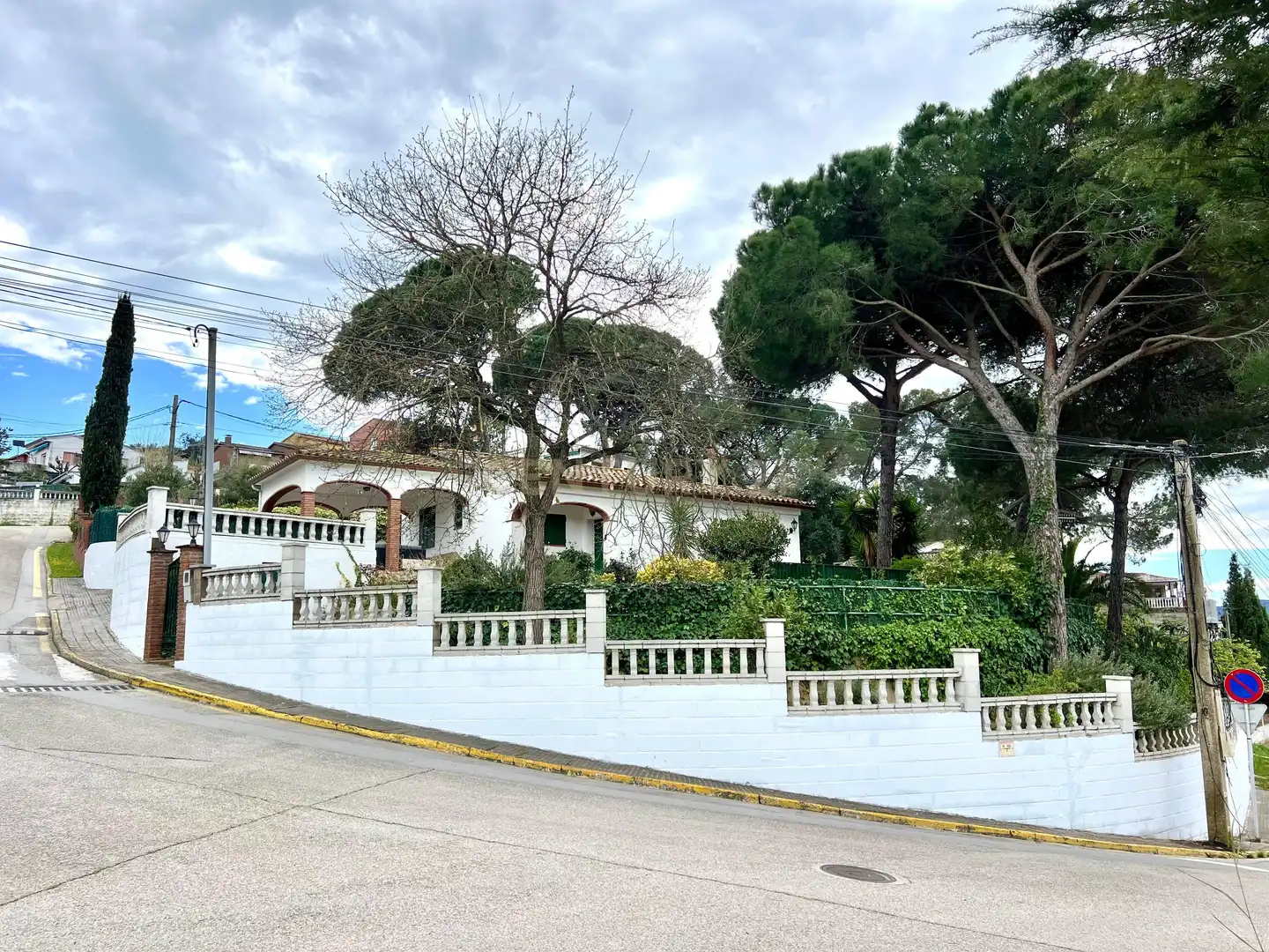 Vista exterior de Casa o xalet en venda en Tordera amb Jardí privat, Piscina i Alarma