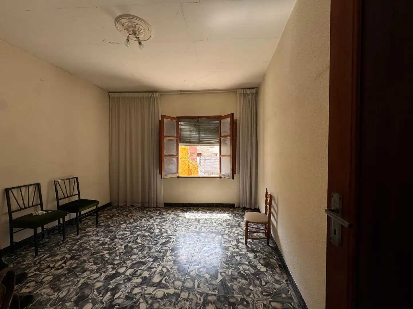 Sala de estar de Edificio en venta en La Font d'en Carròs con Alarma