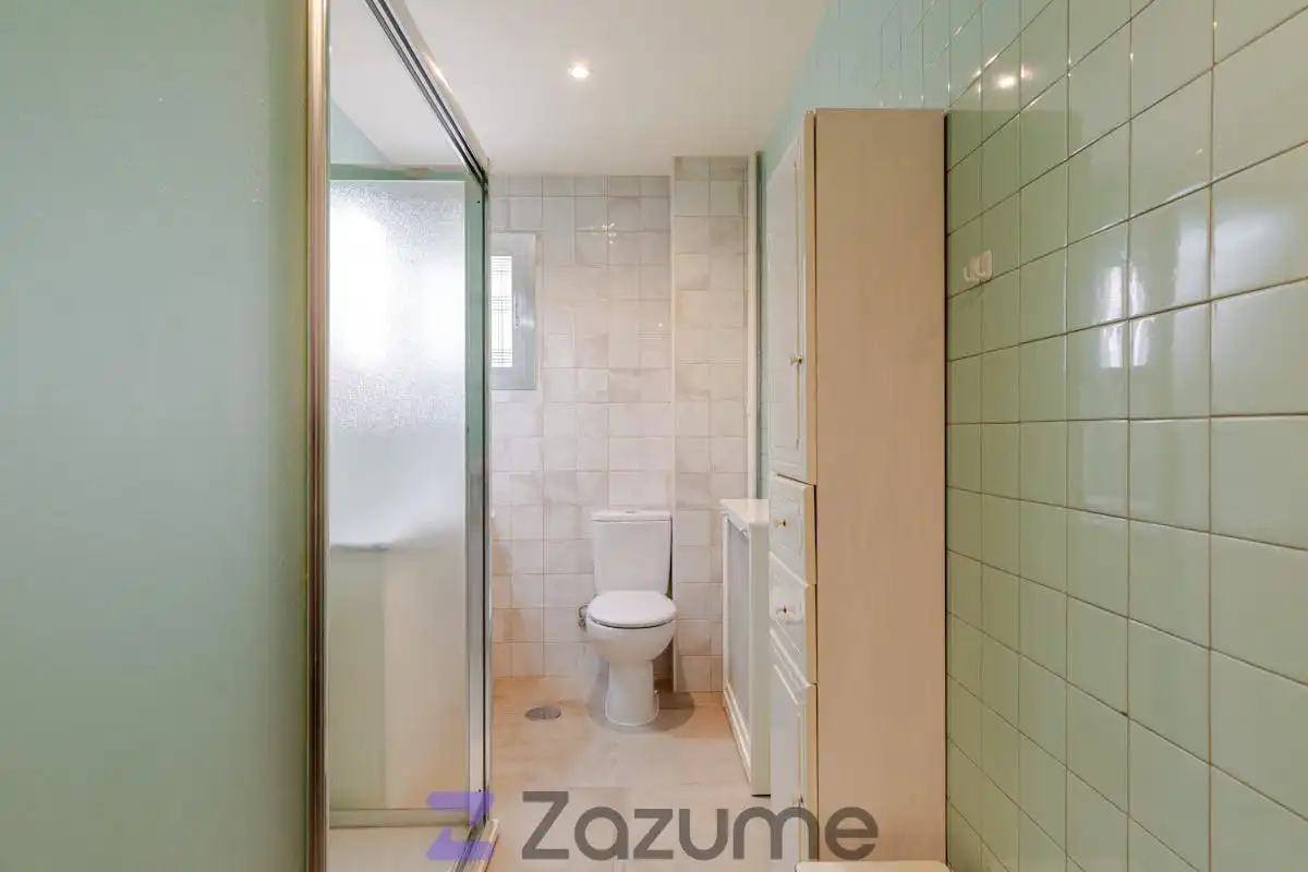 Badezimmer von Wohnung zur Miete in Madrid mit Klimaanlage, Heizung und Möbliert