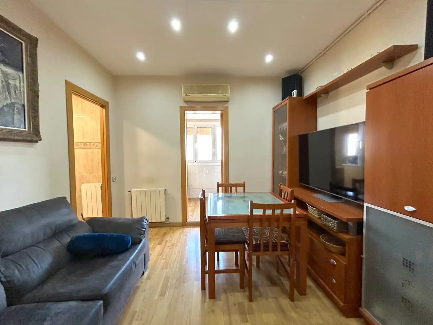 Living room of Flat for sale in  Barcelona Capital  with Air Conditioner, Heating and Parquet flooring