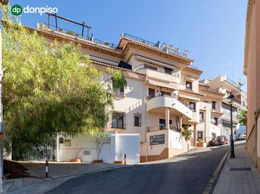 Attique avec ascenseur à vendre à Calle TROCHA 2