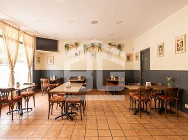 Locale commerciale in vendita a Carrer d'Anníbal 57