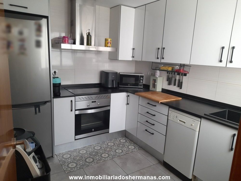 Cuina de Àtic en venda en El Prat de Llobregat amb Aire condicionat, Parquet i Terrassa
