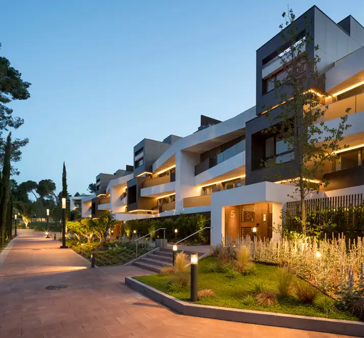 Vista exterior de Àtic en venda en Pozuelo de Alarcón amb Aire condicionat, Calefacció i Jardí privat
