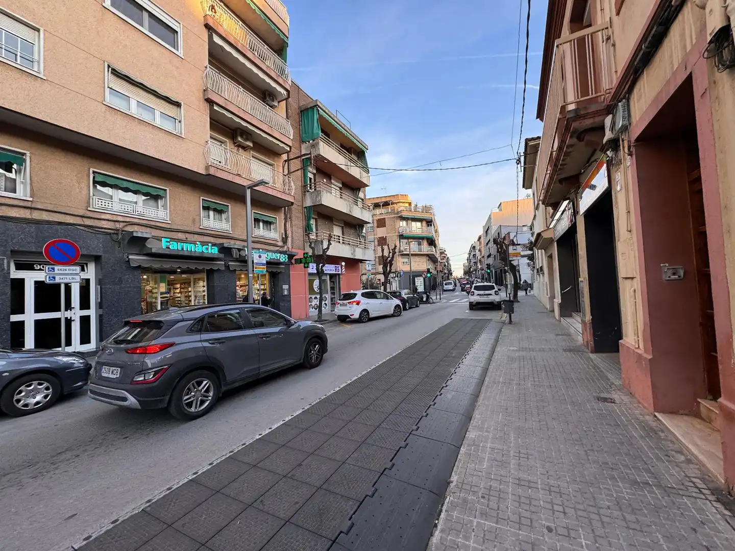 Exterior view of Commercial properties for sale in Sant Vicenç Dels Horts
