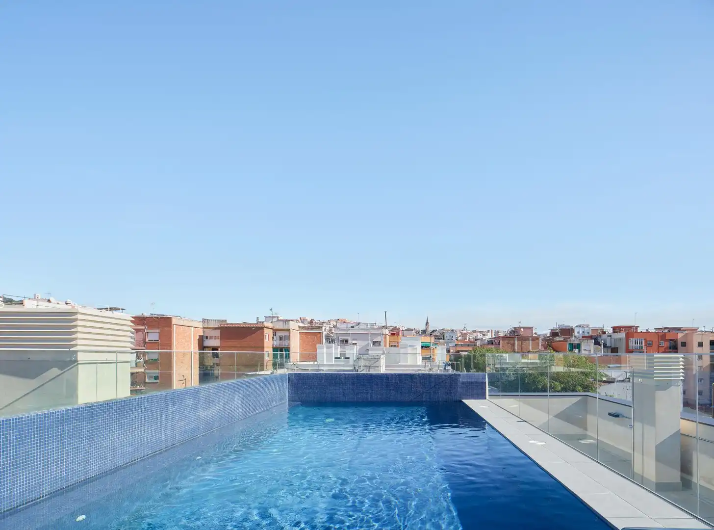 Piscina de Piso en venta en Santa Coloma de Gramenet con Aire acondicionado, Calefacción y Terraza