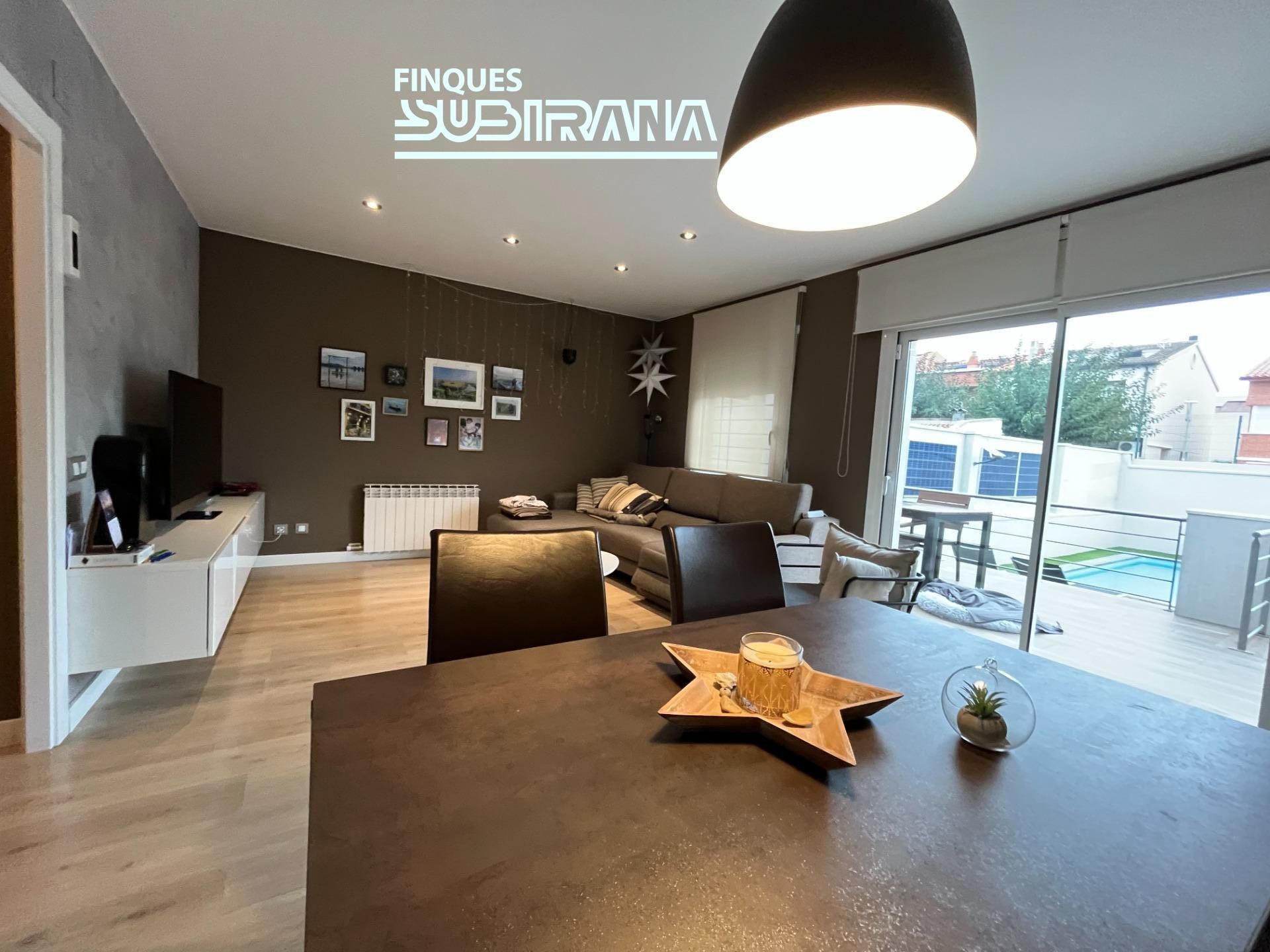 Vista exterior de Casa o xalet en venda en Igualada amb Aire condicionat, Calefacció i Jardí privat