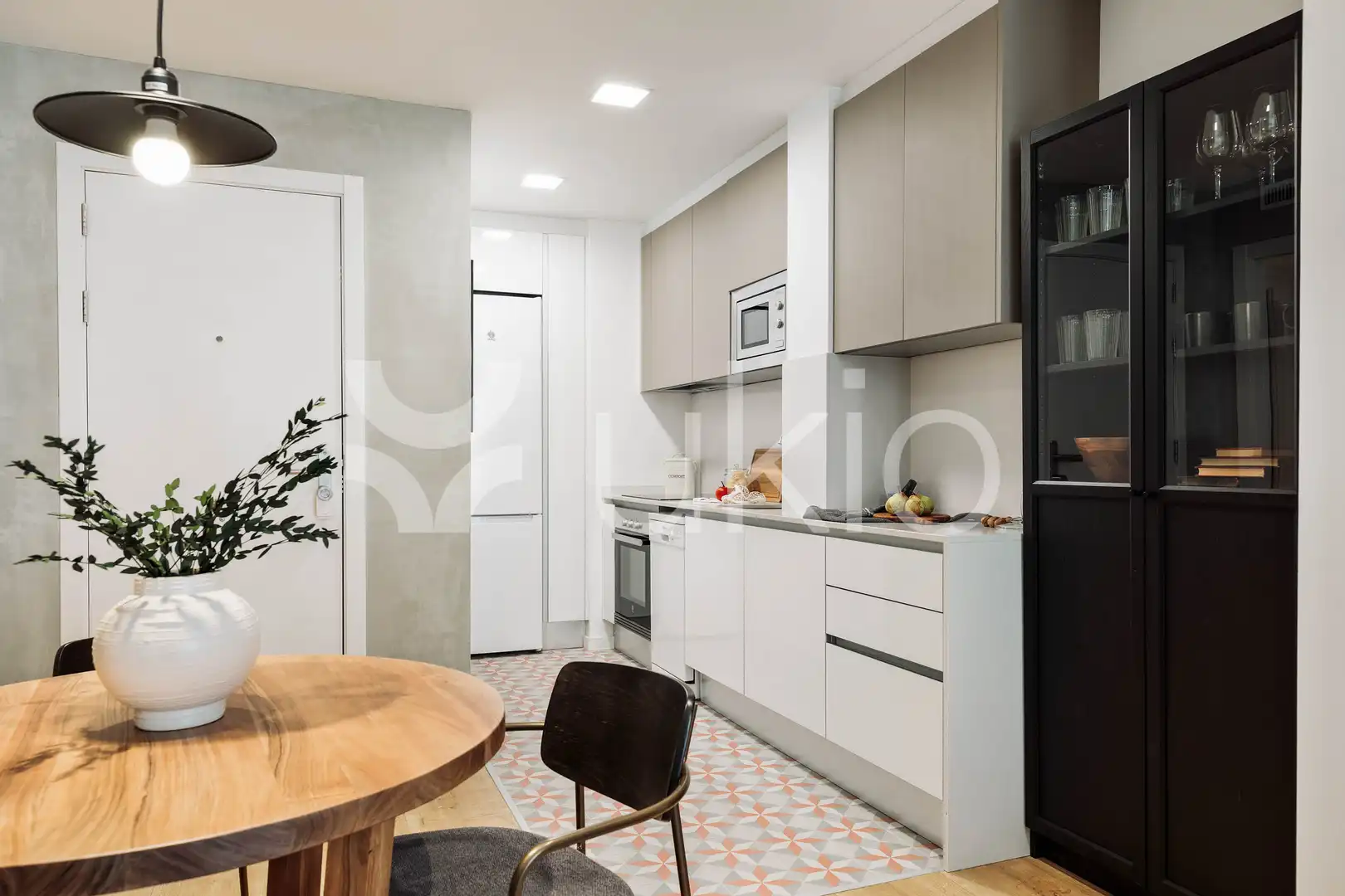 Cuina de Apartament de lloguer en Barcelona amb Aire condicionat, Calefacció i Moblat