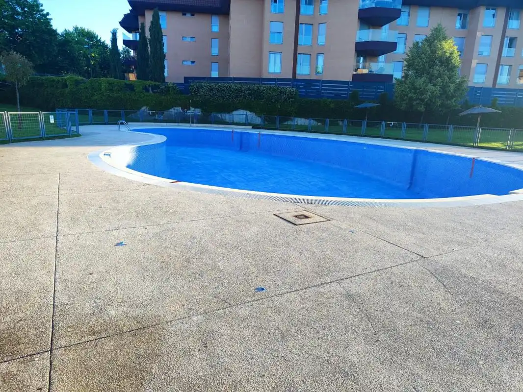 Swimming pool of Flat for sale in Boadilla del Monte  with Heating, Terrace and Storage room