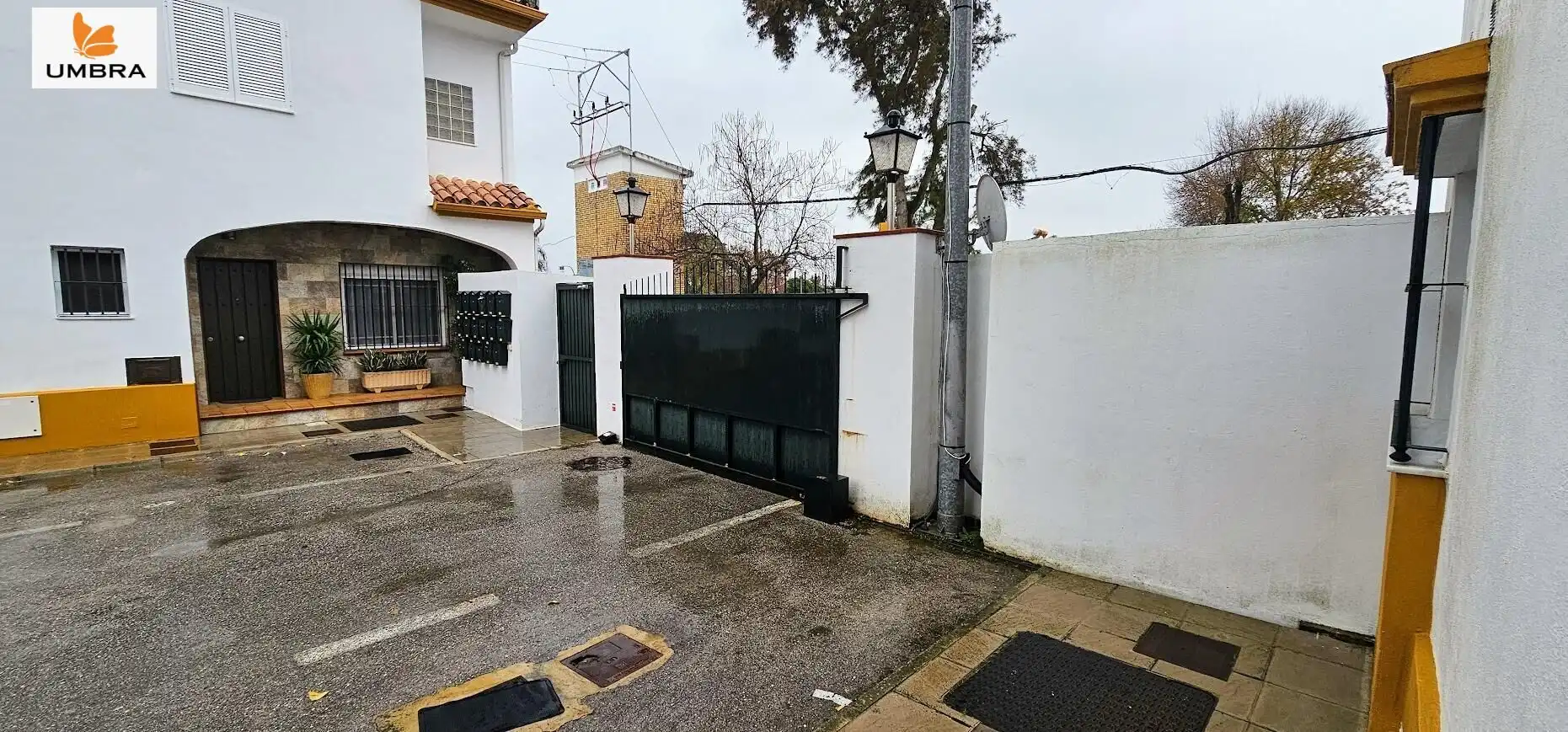 Aparcament de Casa adosada en venda en Jerez de la Frontera amb Aire condicionat, Calefacció i Terrassa