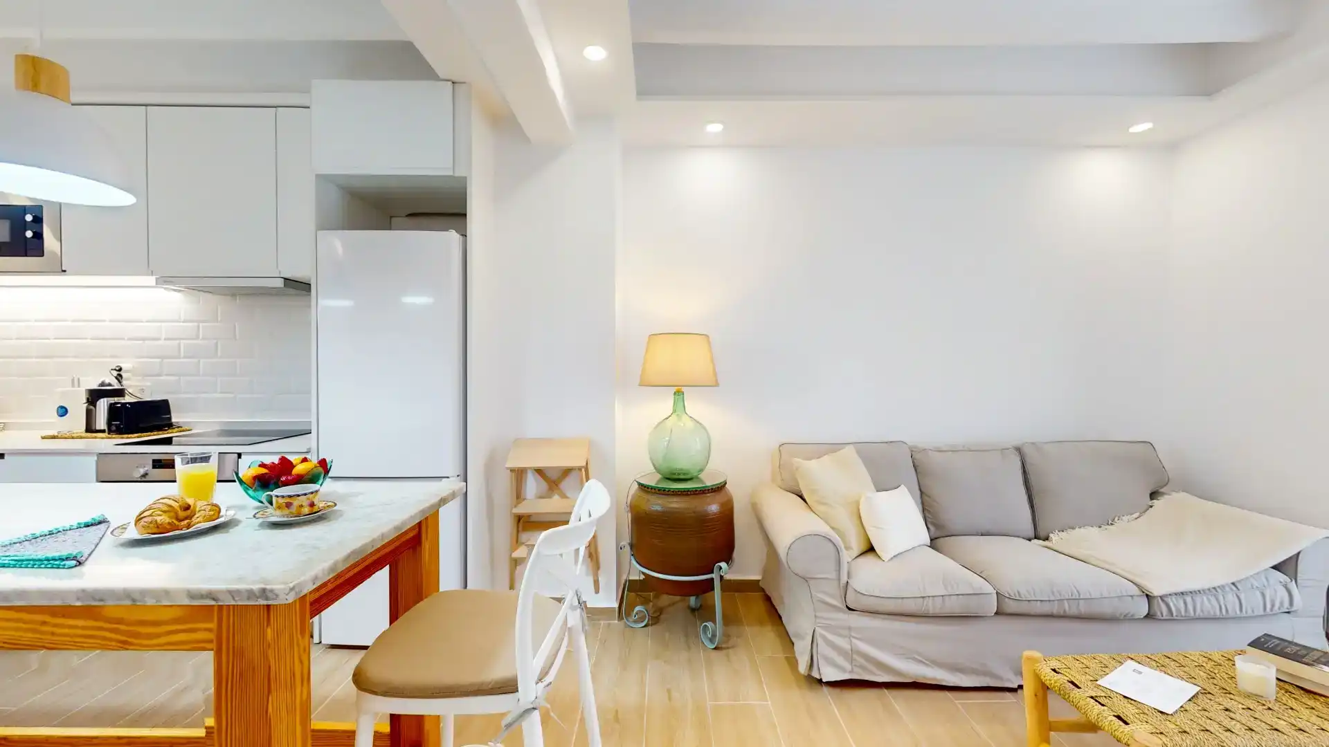Wohnzimmer von Wohnung zur Miete in Dénia mit Parkett und Möbliert