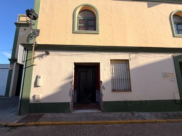 Business premises for sale in Calle Antonio Pérez Ruiz 2