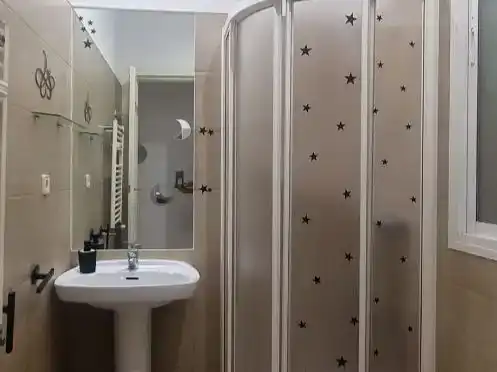 Bathroom of Flat for rent in  Madrid Capital  with Air Conditioner