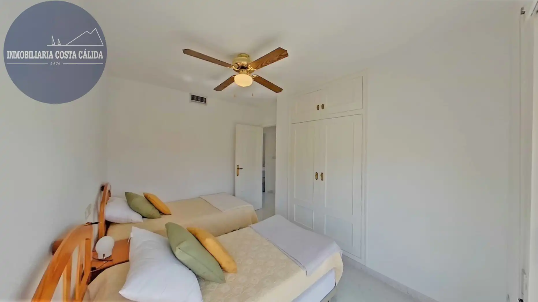 Dormitori de Casa o xalet en venda en Águilas amb Jardí privat, Terrassa i Traster