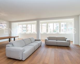 Living room of Apartment to rent in  Barcelona Capital  with Air Conditioner, Heating and Terrace