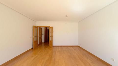 Foto 3 de Piso de alquiler en Hervencias Altas - El Pinar, Ávila Capital