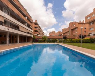 Piscina de Pis en venda en Sant Boi de Llobregat amb Aire condicionat, Calefacció i Parquet