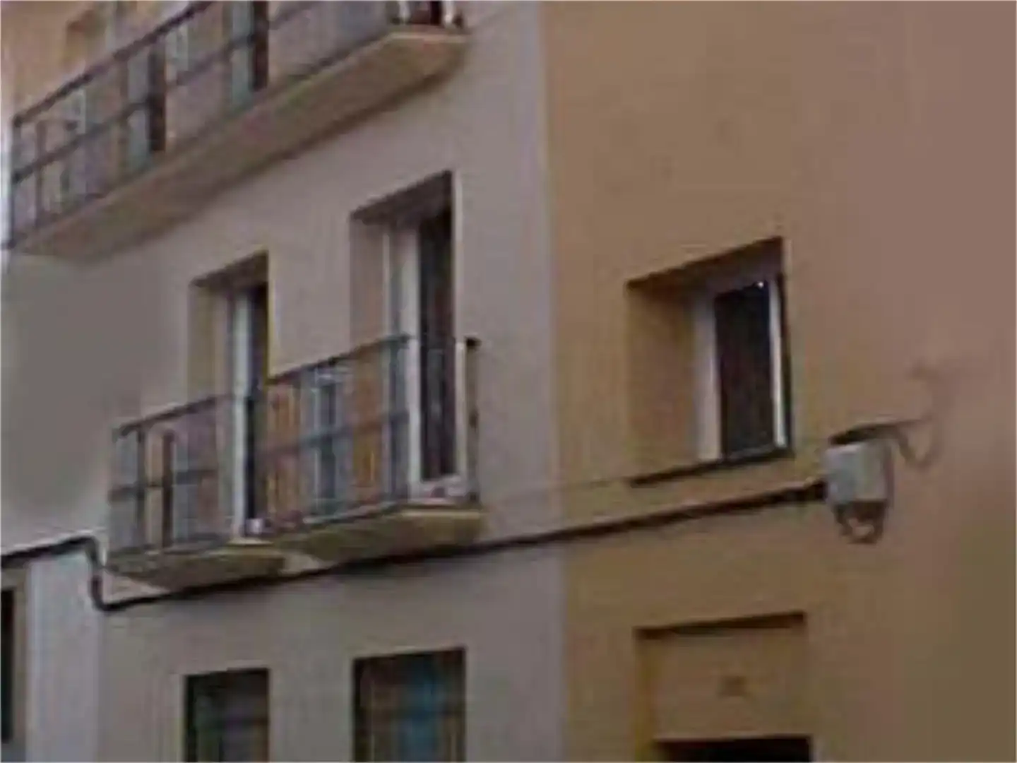 Außenansicht von Wohnungen zur Miete in Pozoblanco mit Klimaanlage und Balkon