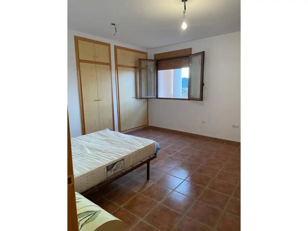 Bedroom of Houses for sale in Liétor  with Air Conditioner