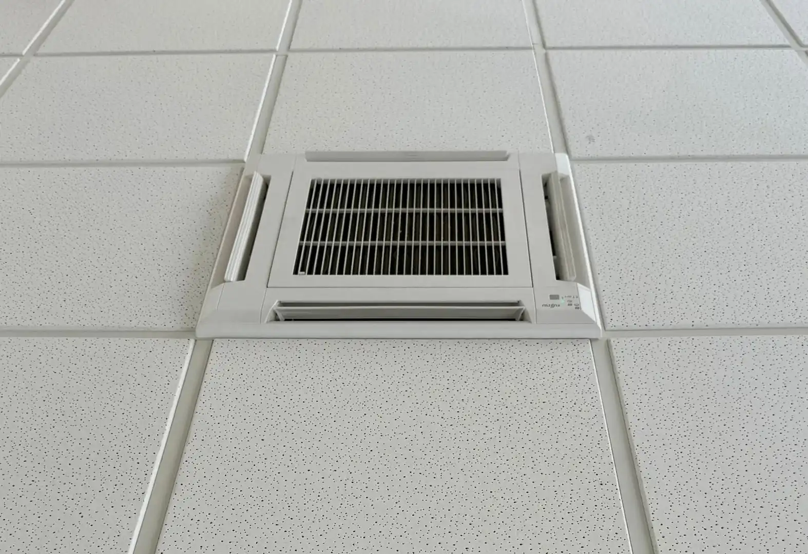 Außenansicht von Fabrikhallen zur Miete in Santa Perpètua de Mogoda