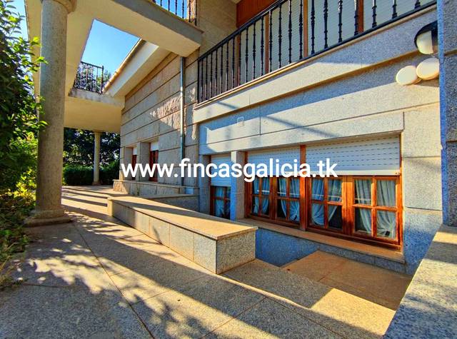 Casa-chalet en Venta en Verín